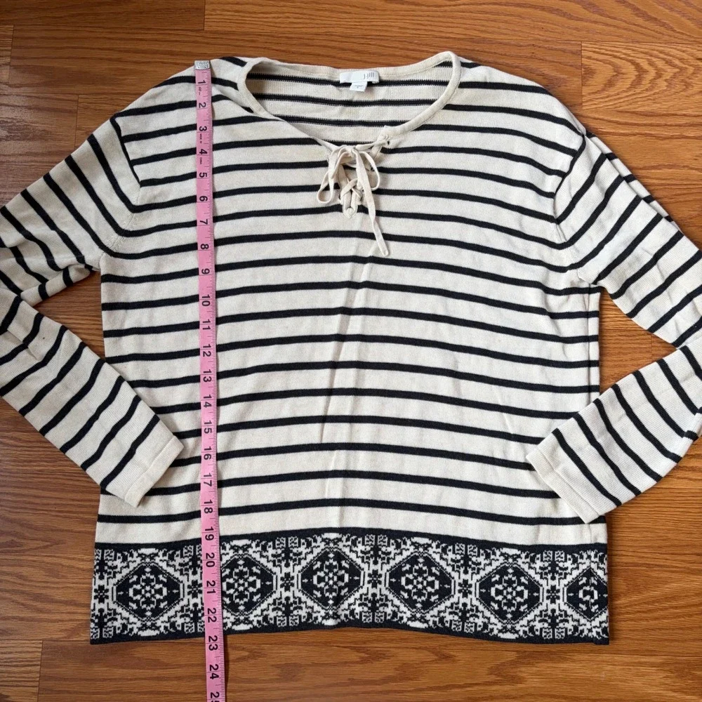 J. Jill Striped Lace Up Sweater Cream Navy Geometric Border Small Boho Indie EUC